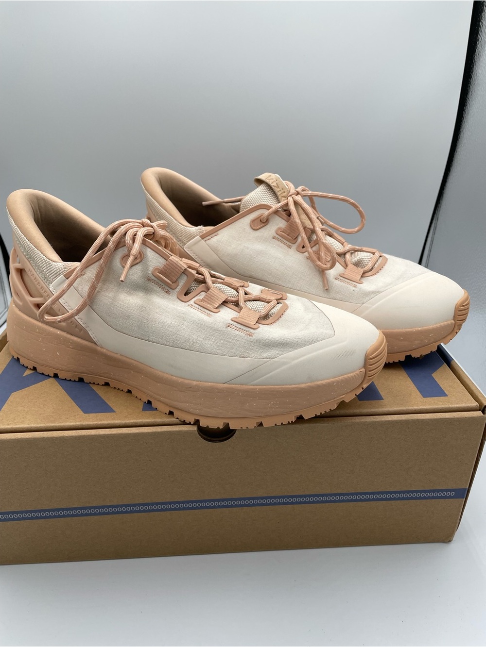Kizik Wasatch Women's 10 Wide Powder Puff